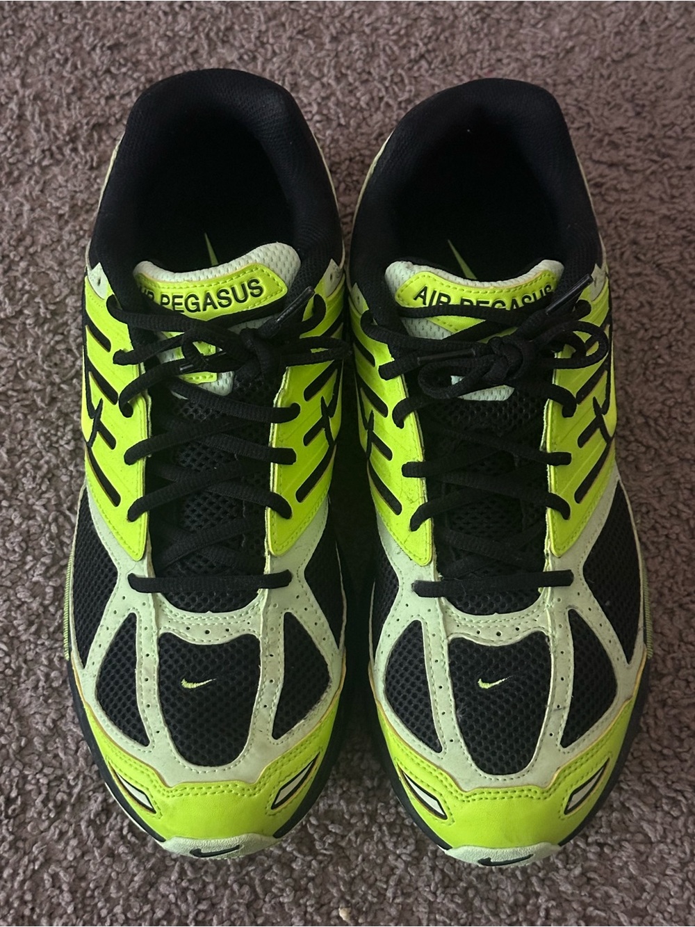 Nike Air Pegasus Men’s Athletic Shoes Neon Yellow Black - Picture 2 of 5